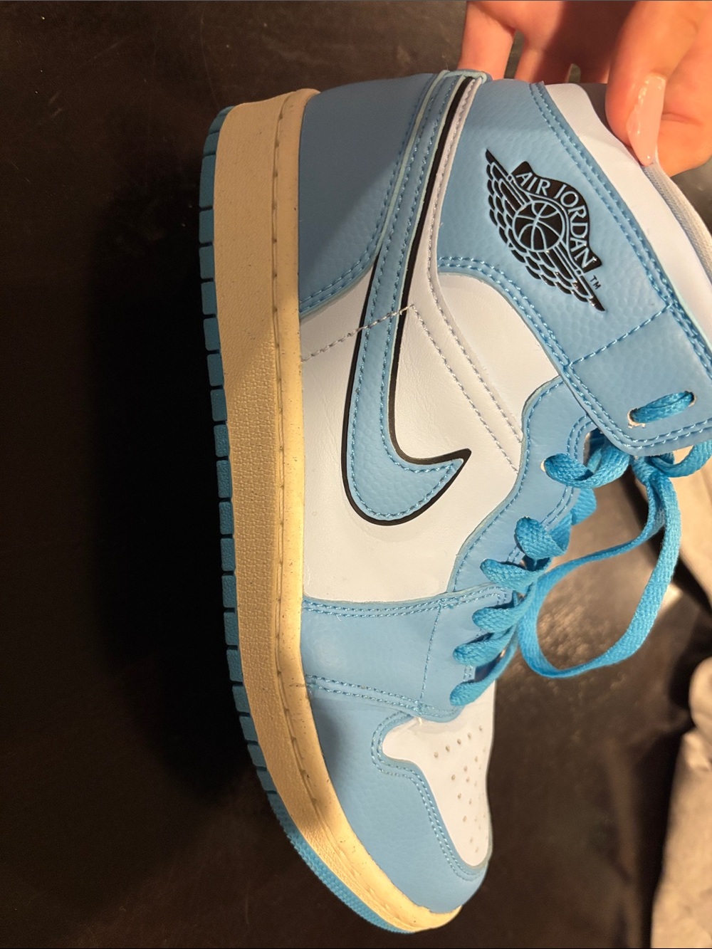 AIR JORDAN 1 MID SE - Picture 6 of 14
